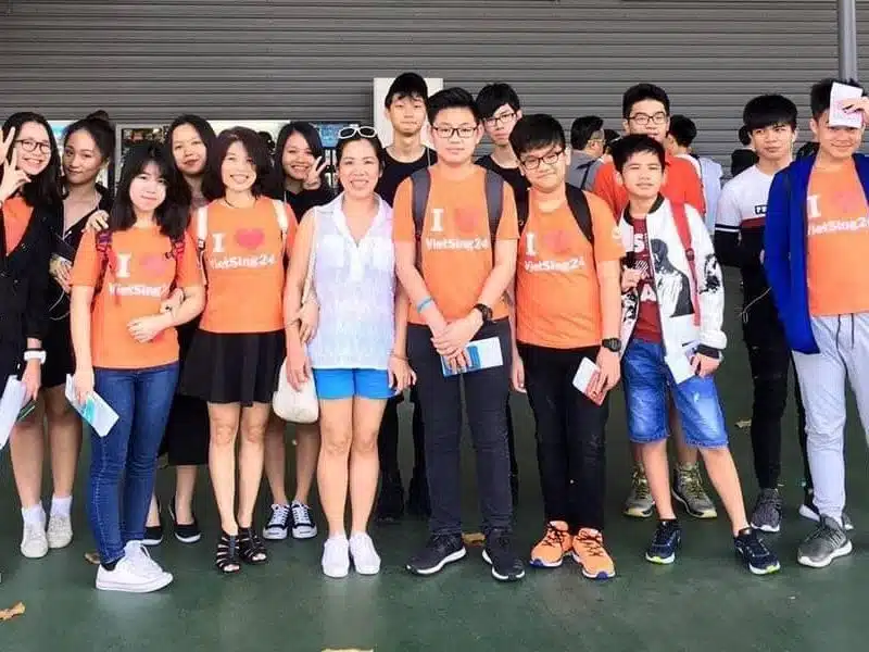 VietSing24h study abroad students in Singapore